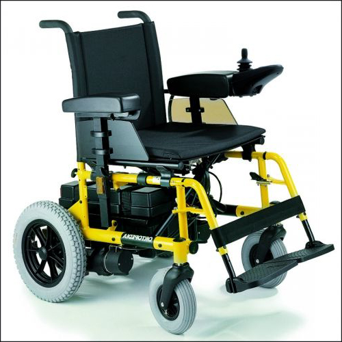 Инвалидные коляски для улицы: какими они должны быть