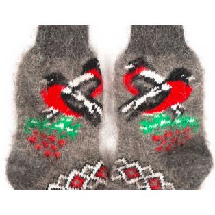 Классические новогодние шерстяные носки с парочкой снегирей