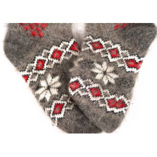 Классические новогодние шерстяные носки с парочкой снегирей