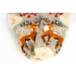 Отменные новогодние носки с рисунком оленя и снегирями