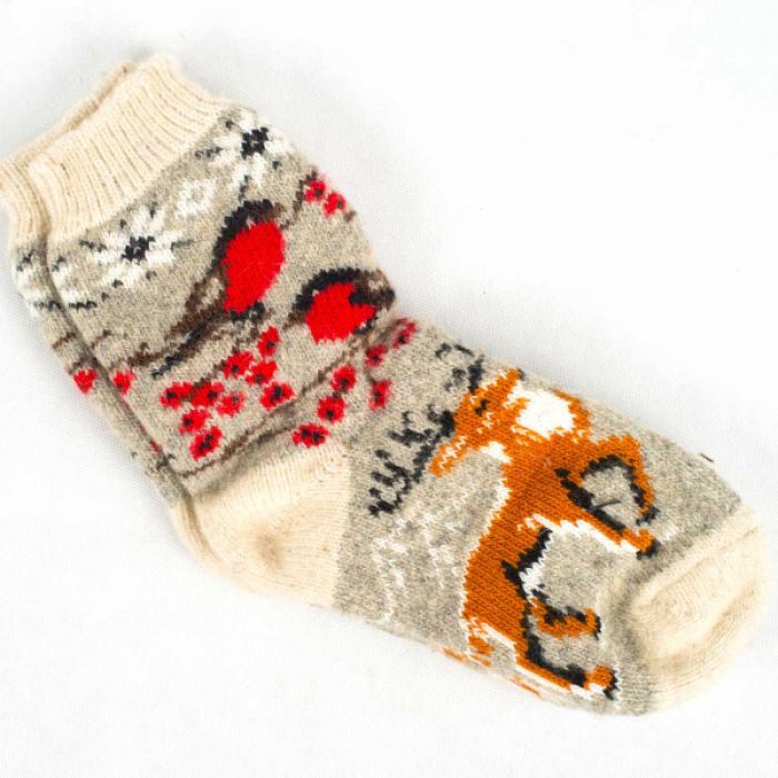 Отменные новогодние носки с рисунком оленя и снегирями
