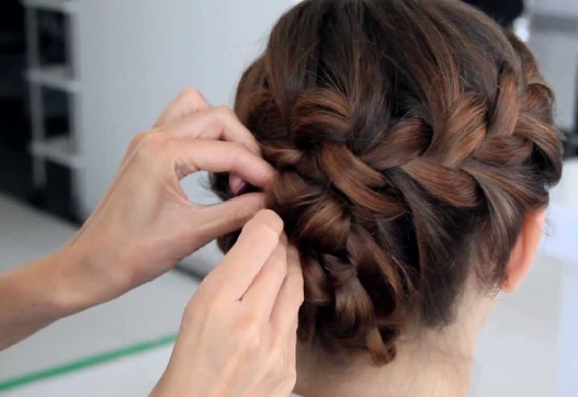 Купить парик из искусственных волос недорого в Москве с доставкой